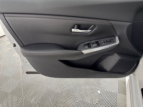 Used 2022 Nissan Sentra SR w/ Electronics Package FWD image 10
