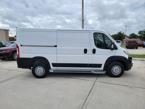 Used 2025 RAM ProMaster 2500 w/ U-Haul Equipment Group FWD image 6