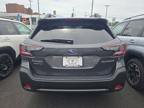 Used 2025 Subaru Outback Premium AWD/4WD image 5