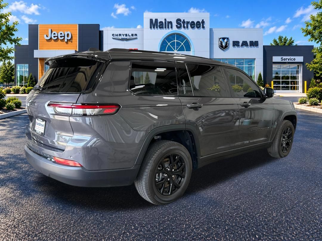 Used 2024 Jeep Grand Cherokee L Laredo AWD/4WD image 5