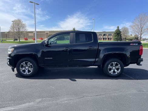 Used 2017 Chevrolet Colorado Z71 AWD/4WD image 2