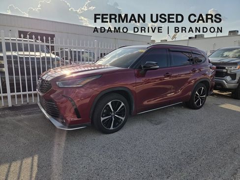 Used 2021 Toyota Highlander XSE FWD image 1