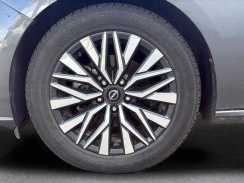 Used 2024 Nissan Altima 2.5 SV FWD image 28