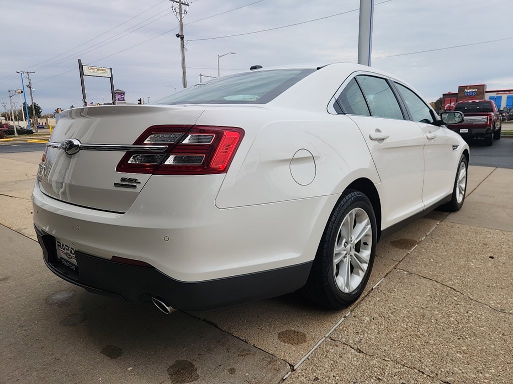 Used 2016 Ford Taurus SEL w/ Equipment Group 201A FWD image 7