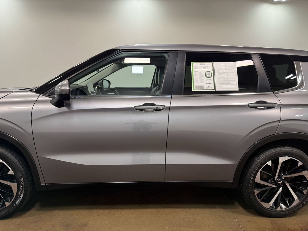 Used 2024 Mitsubishi Outlander SE AWD/4WD image 37