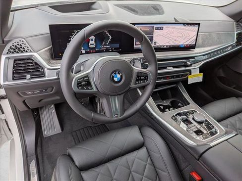 Used 2026 BMW X5 sDrive40i w/ M Sport Package RWD image 3
