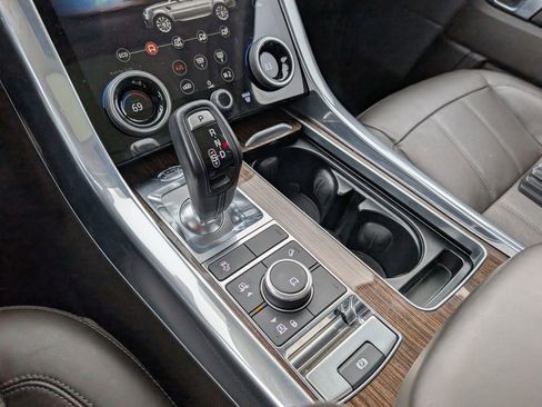 Used 2019 Land Rover Range Rover Sport HSE image 24