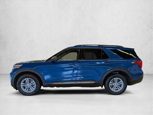Used 2020 Ford Explorer XLT w/ Equipment Group 202A AWD/4WD image 9