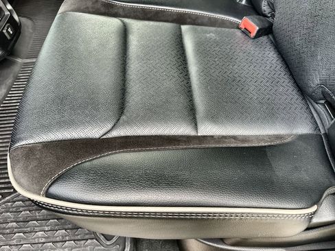 Used 2023 RAM 1500 Laramie image 9