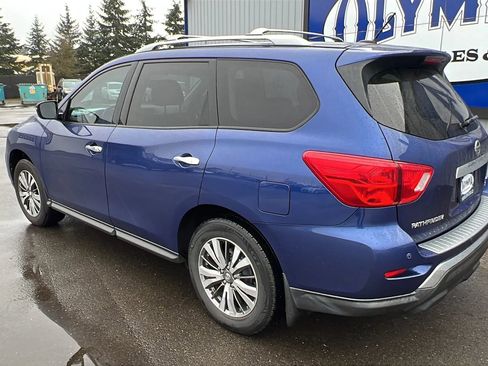 Used 2018 Nissan Pathfinder SV image 13