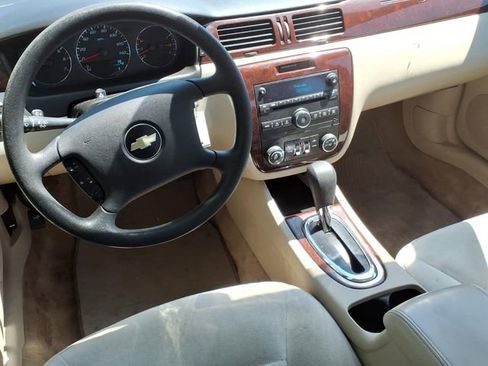 Used 2010 Chevrolet Impala LS FWD image 7