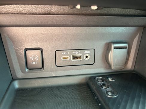 Used 2024 Nissan Sentra SV FWD image 18