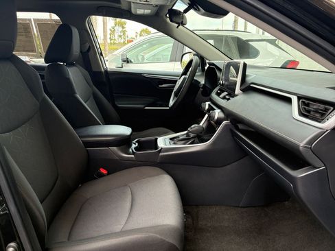 Used 2025 Toyota RAV4 XLE w/ Convenience Package image 38