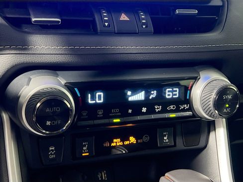 Used 2023 Toyota RAV4 XLE Premium image 27