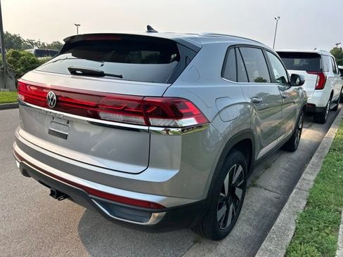 Used 2025 Volkswagen Atlas Cross Sport SE FWD image 4