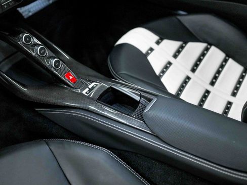 Used 2018 Ferrari 812 Superfast RWD image 55