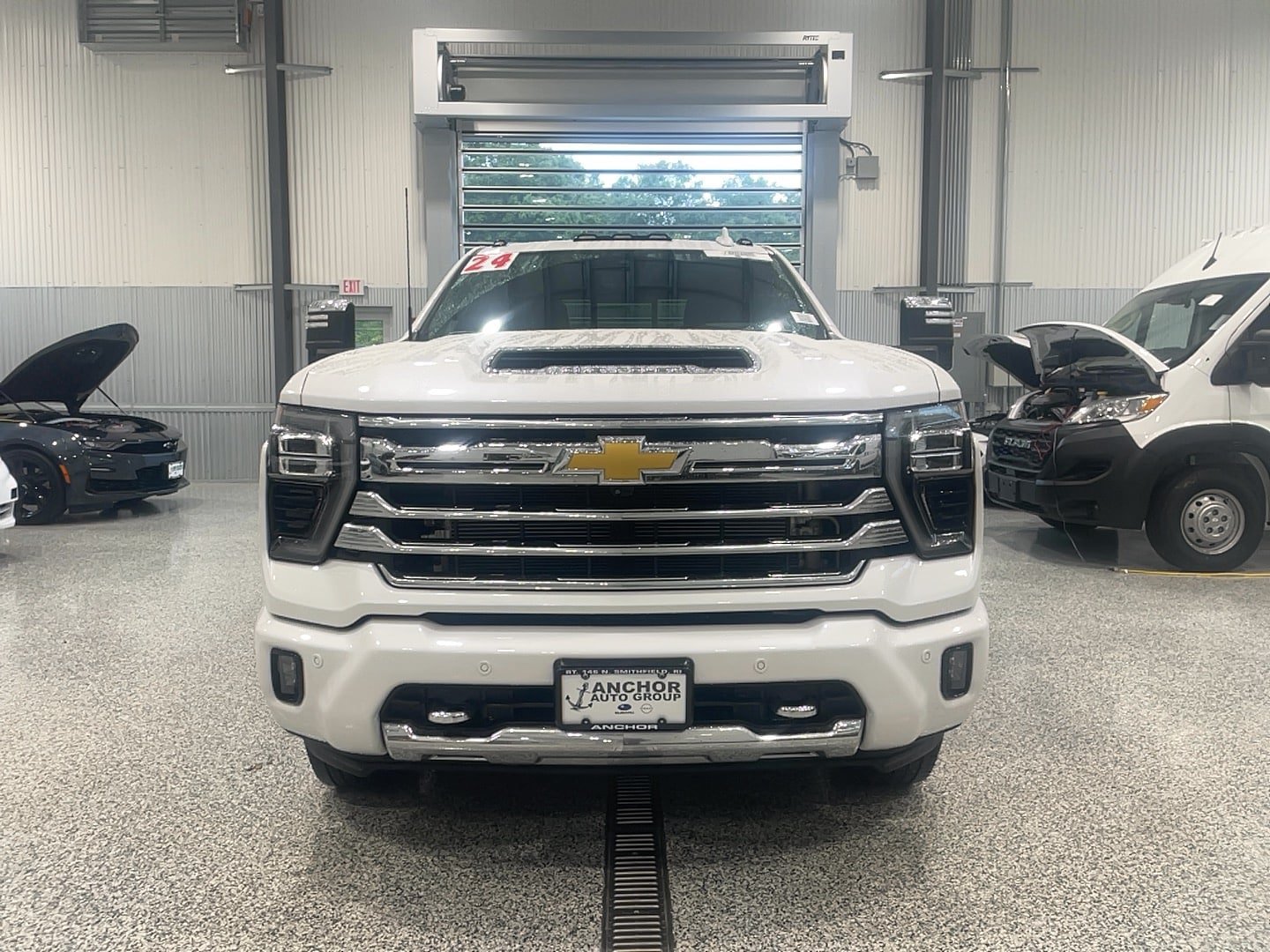 Used 2024 Chevrolet Silverado 3500 High Country w/ High Country Premium Package AWD/4WD image 18
