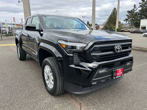 Certified 2025 Toyota Tacoma SR5 image 3