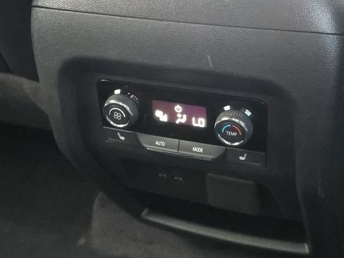 Used 2025 Chevrolet Traverse High Country FWD image 19