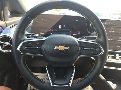 Used 2025 Chevrolet Equinox EV LT w/ Convenience Package FWD image 15