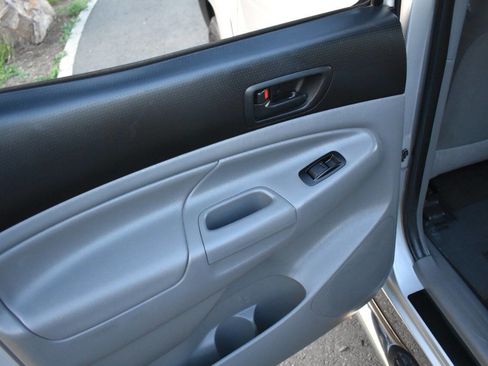 Used 2013 Toyota Tacoma PreRunner w/ SR5 Pkg RWD image 45