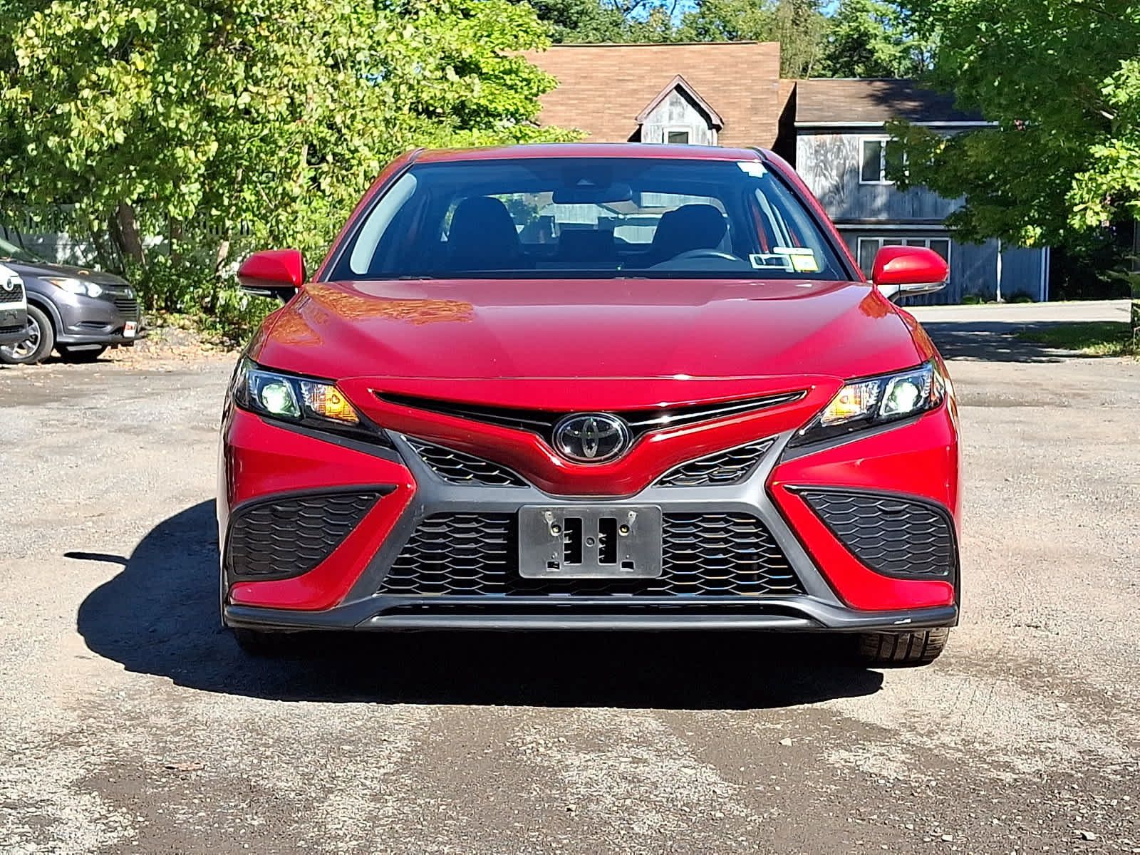 Used 2022 Toyota Camry SE w/ Cold Weather Package FWD image 3