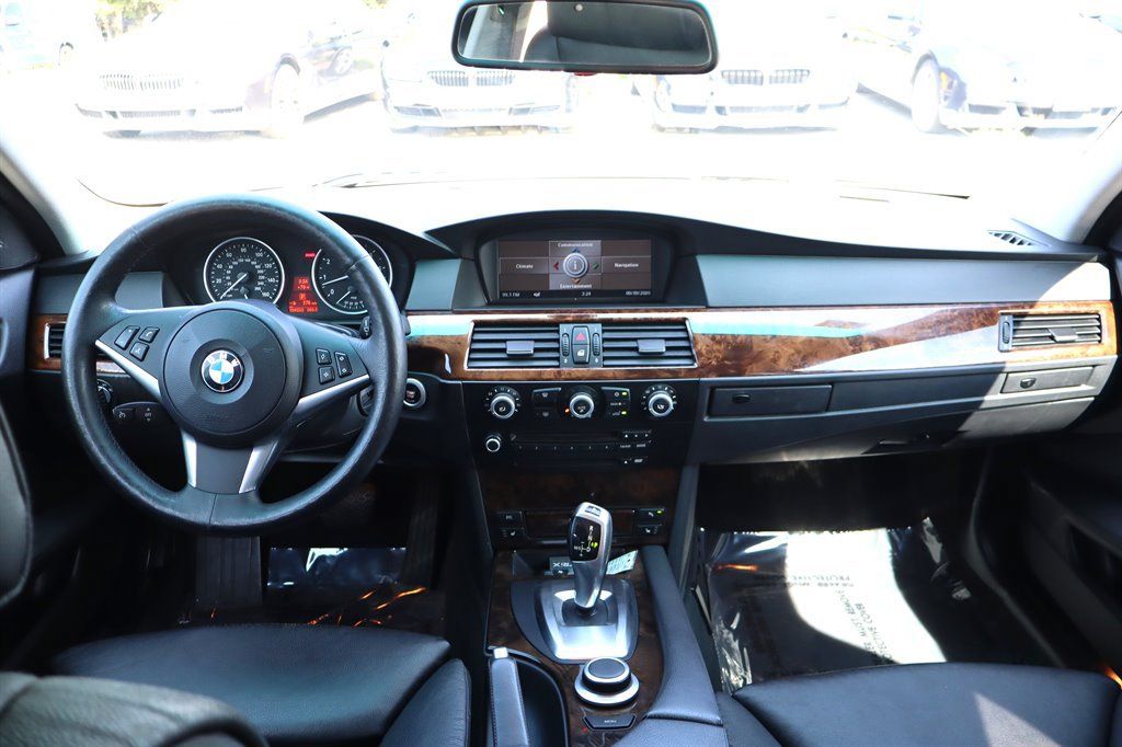Used 2008 BMW 535xi Wagon AWD/4WD image 13