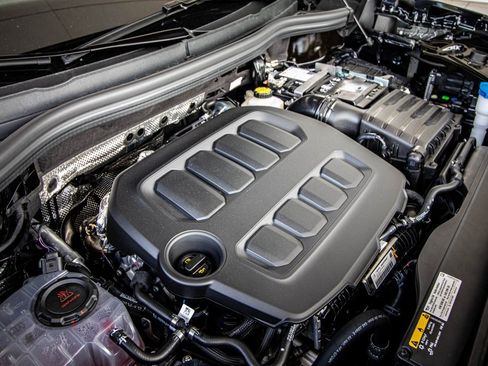 New 2026 Volkswagen Tiguan SE image 23