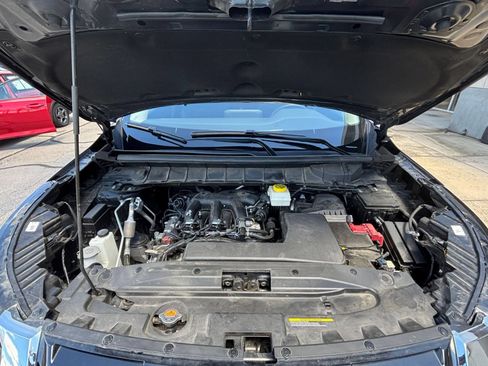 Used 2025 Nissan Pathfinder SV FWD image 35
