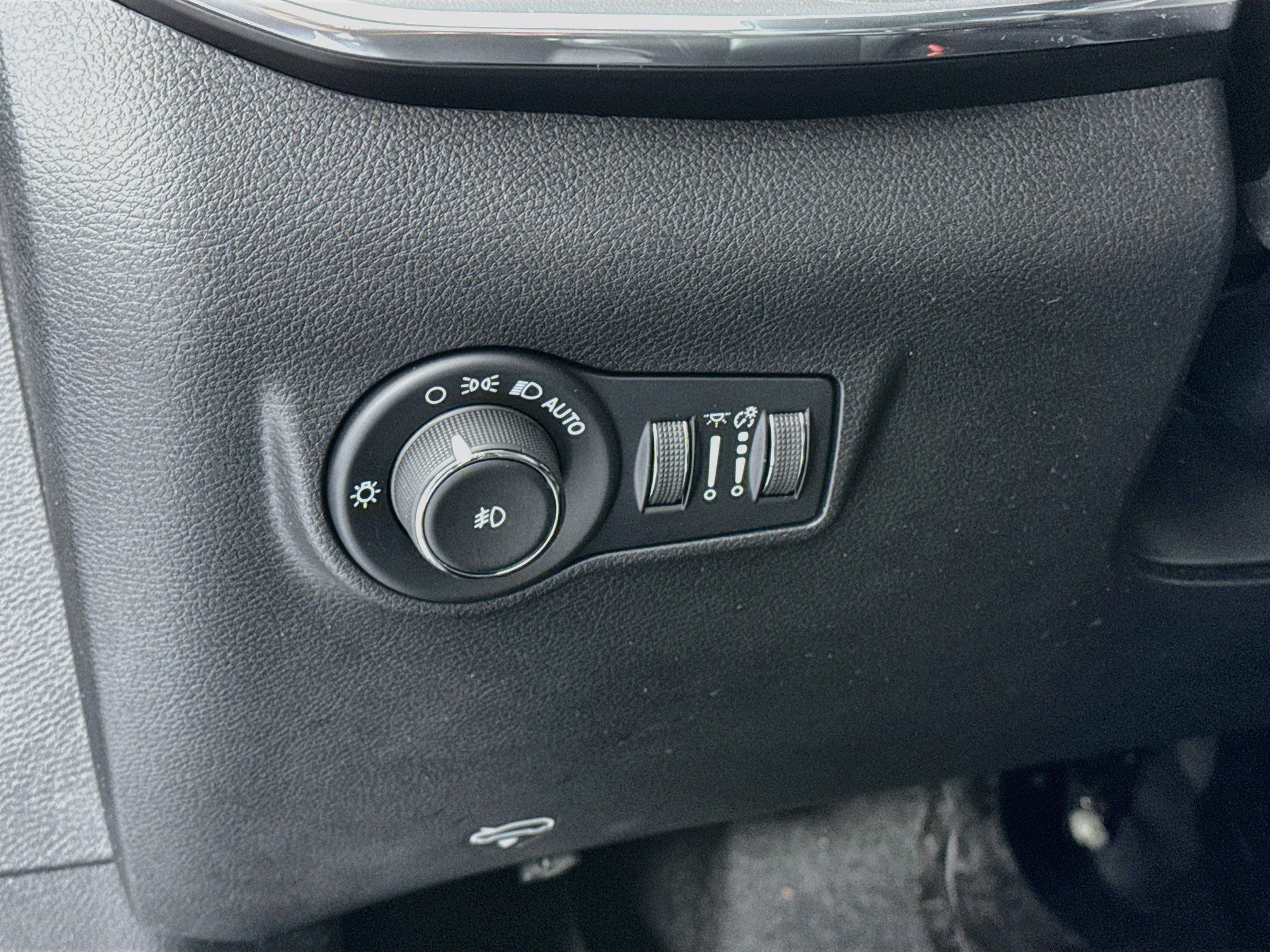 Used 2024 Jeep Compass Limited AWD/4WD image 10