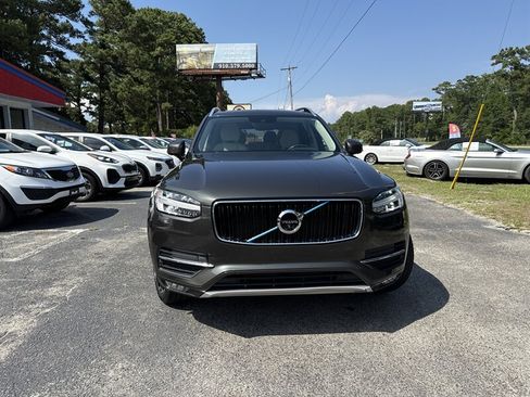 Used 2018 Volvo XC90 T6 Momentum w/ Convenience Package AWD/4WD image 2