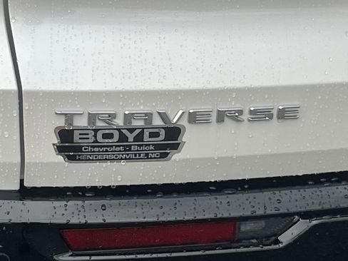 New 2025 Chevrolet Traverse High Country FWD image 32
