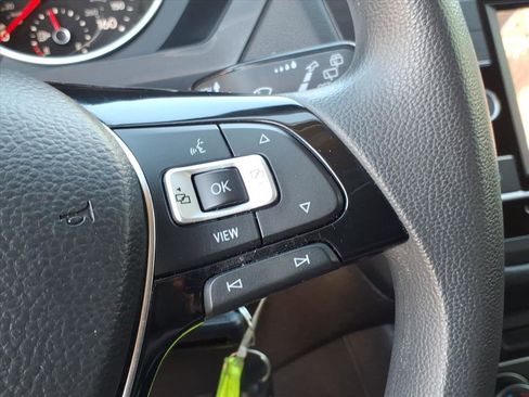 Used 2020 Volkswagen Tiguan S image 25