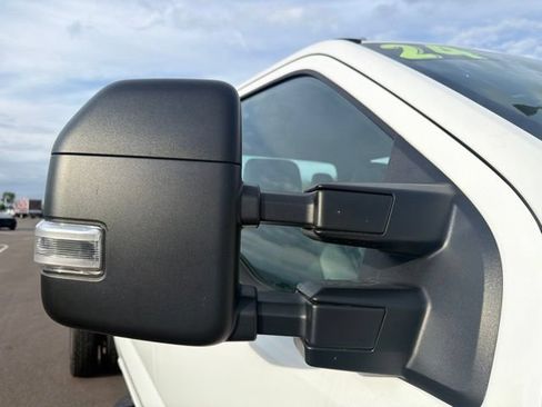Used 2024 Ford F550 4x4 Crew Cab Super Duty image 6