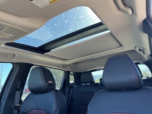 New 2026 Nissan Kicks SR w/ SR Premium Package image 17