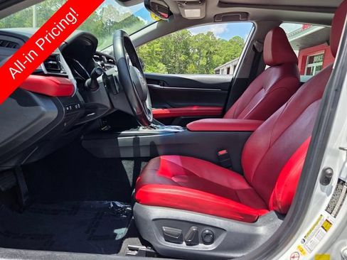 Used 2019 Toyota Camry XSE FWD image 9
