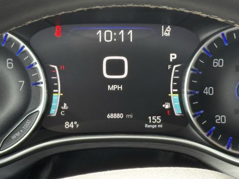 Used 2023 Chrysler Pacifica Touring-L FWD image 15