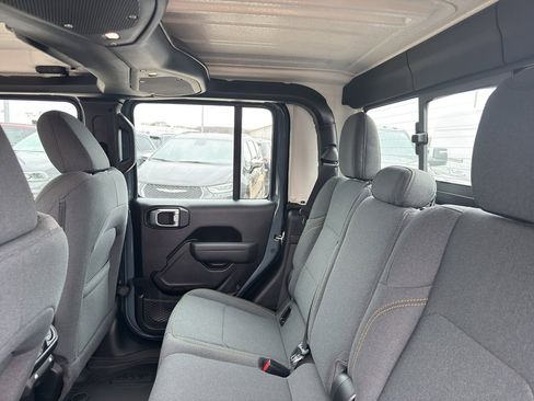 New 2026 Jeep Gladiator Sport image 34