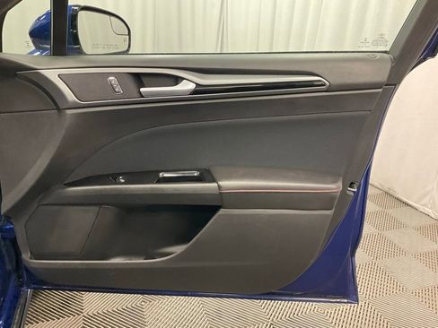 Used 2016 Ford Fusion SE image 29