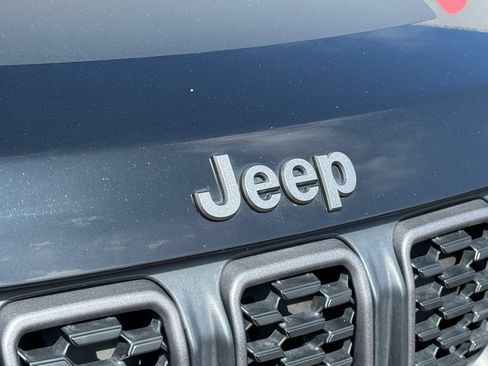 Used 2024 Jeep Compass Trailhawk AWD/4WD image 4