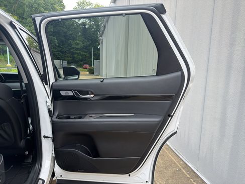 Used 2022 Hyundai Palisade Limited FWD image 19