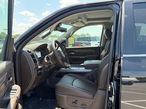 New 2026 RAM 2500 Limited AWD/4WD image 16