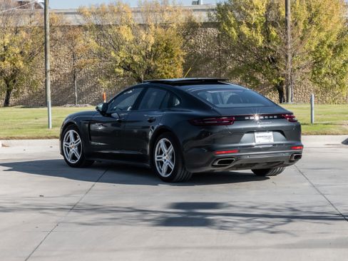 Used 2020 Porsche Panamera 4 image 3