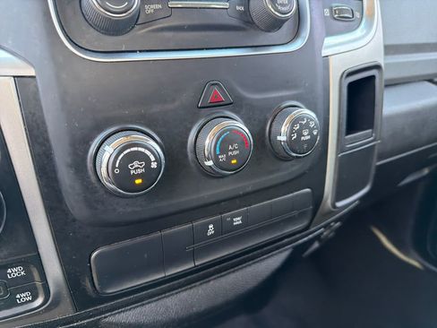 Used 2020 RAM 1500 Classic SLT AWD/4WD image 35