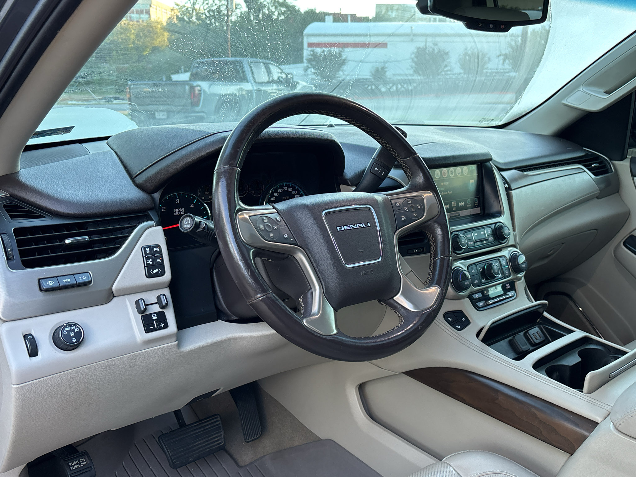 Used 2018 GMC Yukon Denali w/ Denali Ultimate Package RWD image 11