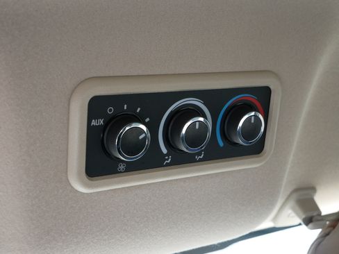 Used 2019 GMC Savana 3500 LS w/ Cold Climate Package image 27