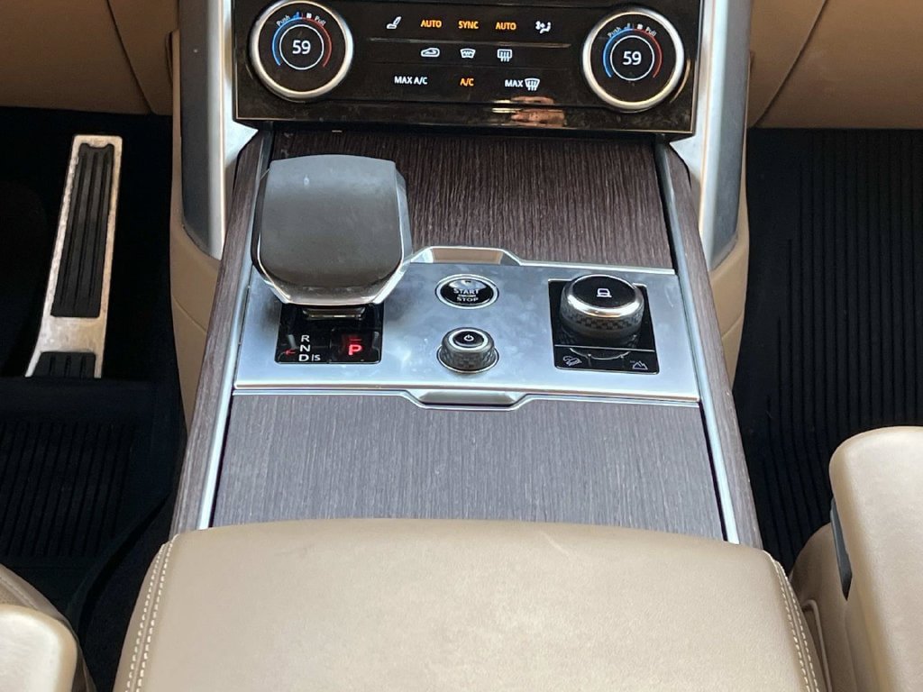 Certified 2023 Land Rover Range Rover SE AWD/4WD image 17