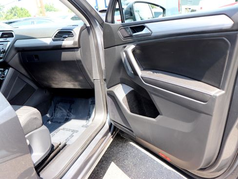 Used 2022 Volkswagen Tiguan S image 15