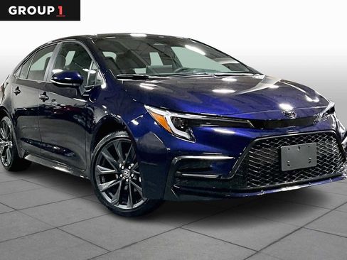 Used 2026 Toyota Corolla SE w/ SE Package image 3