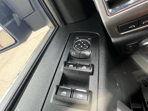 Used 2015 Ford F150 Platinum w/ Equipment Group 701A Luxury AWD/4WD image 27